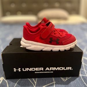 Toddler Under Armour Sneakers 7T
